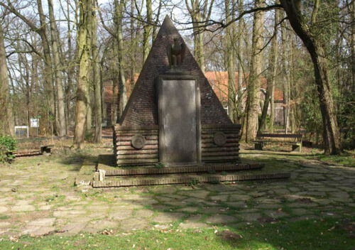 Denkmal für die im Ersten Weltkrieg Gefallenen des Pflegepersonals (Foto: Wolfgang Held)